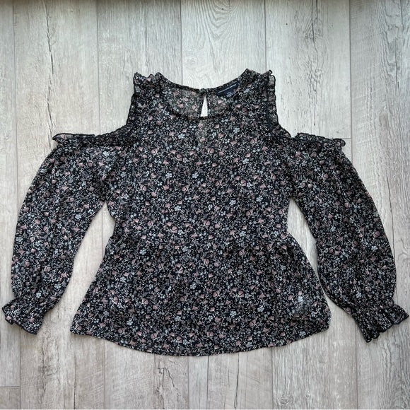 American Eagle Black Floral Ruffle-Trim Cold Shoulder Blouse | Size Small - Picture 3 of 15